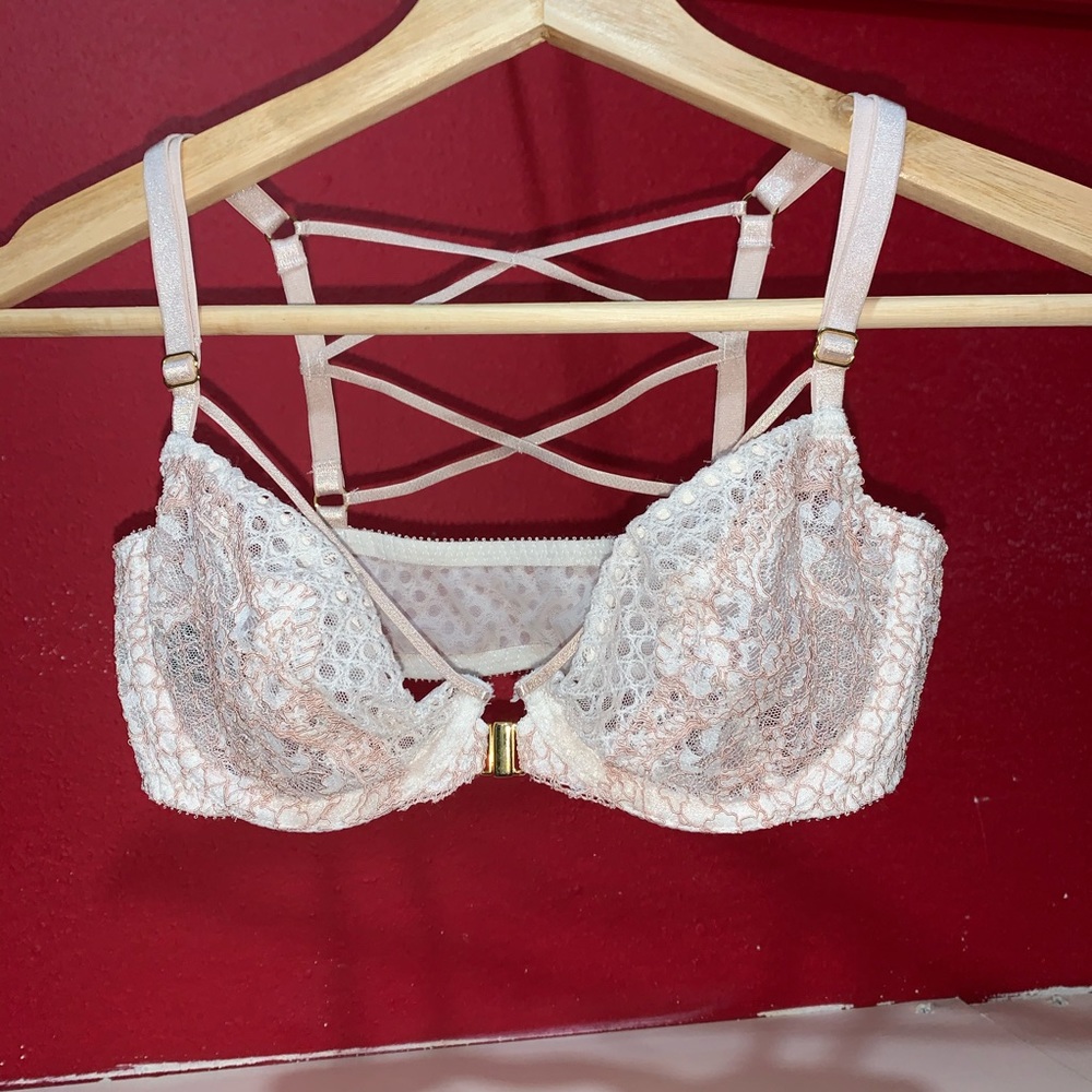 Victoria’s Secret Very Sexy Unlined Lace Demi